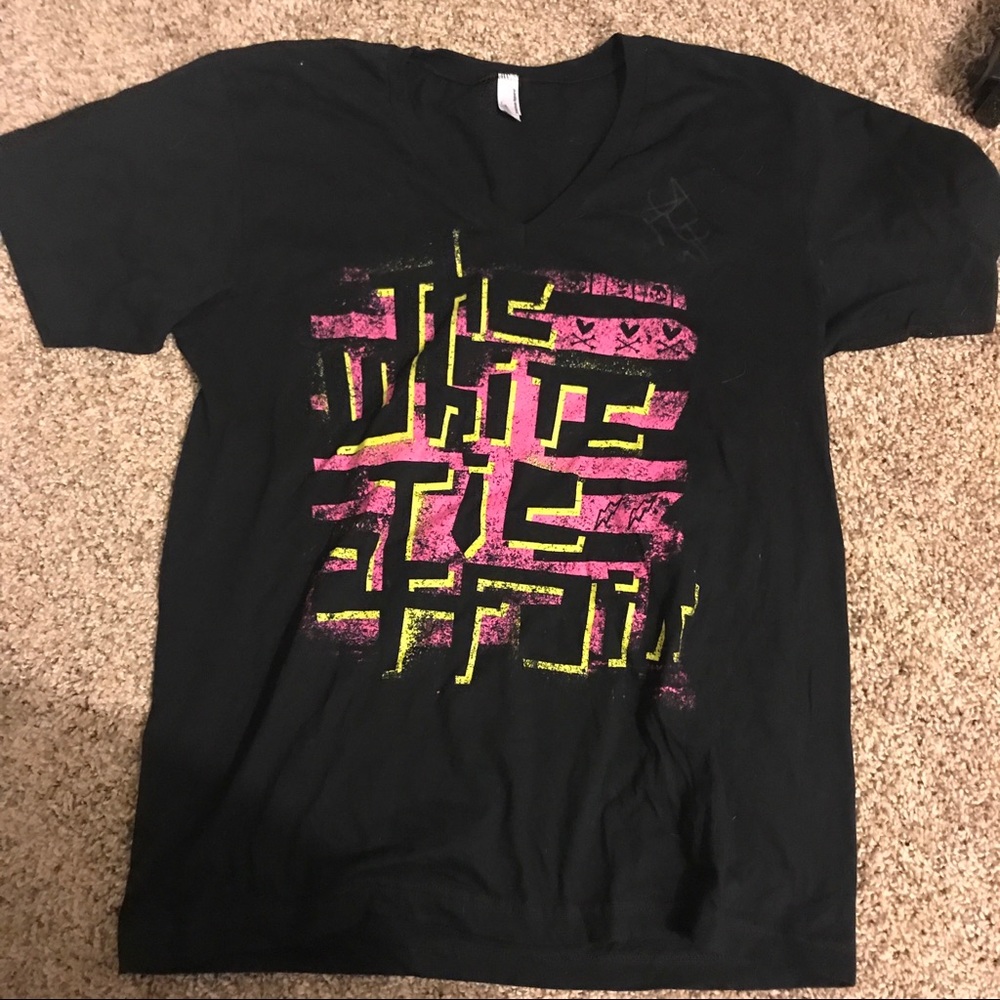 Signed White Tie Affair V-neck T-shirt Size M